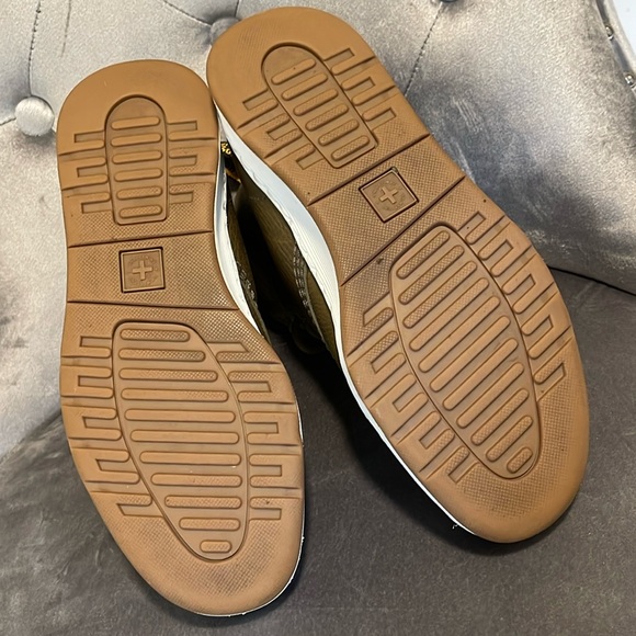 Dr. Martens Rigal Leather Boot - Picture 9 of 9